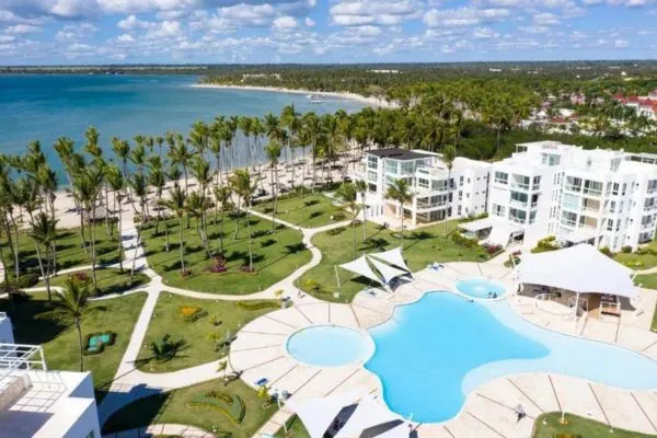 Modern villas in Playa Nueva Romana